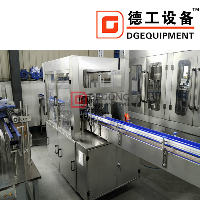 Automático 3 em 1 cabeças garrafa de vidro cerveja que faz a máquina / máquina de enchimento venda quente na África do Sul