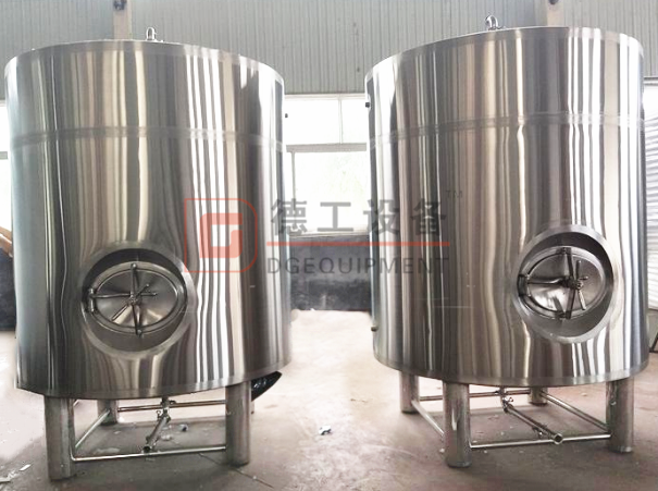 tanque de &aacute;gua fria