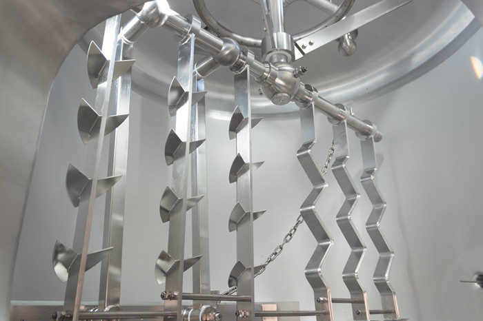 Sistema de ancinho dentro do tanque de mistura / lauter