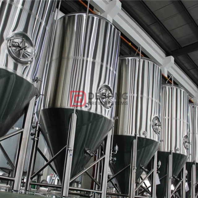 Equipamento comercial da cerveja 10BBL / 20BBL CE / TUV Certificação parede dupla equipamento pequeno / médio / grande da cervejaria para venda